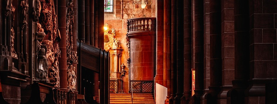 dom-4474212_960_720
